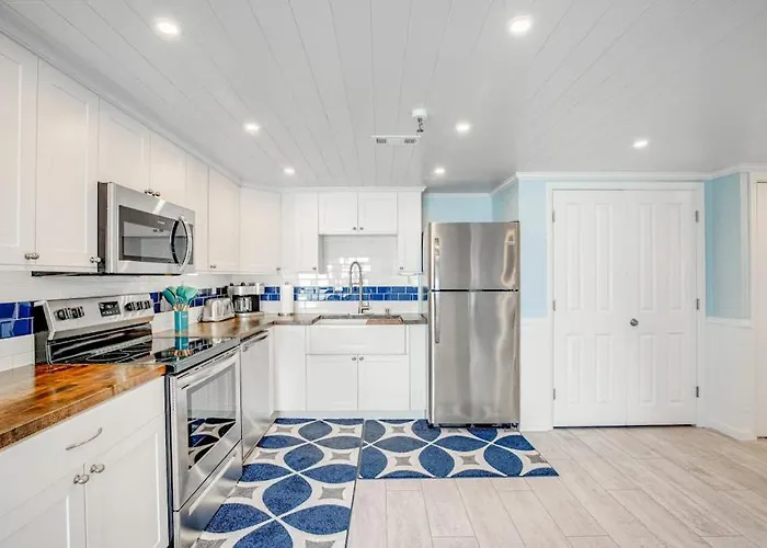 Holiday home Waikiki 305